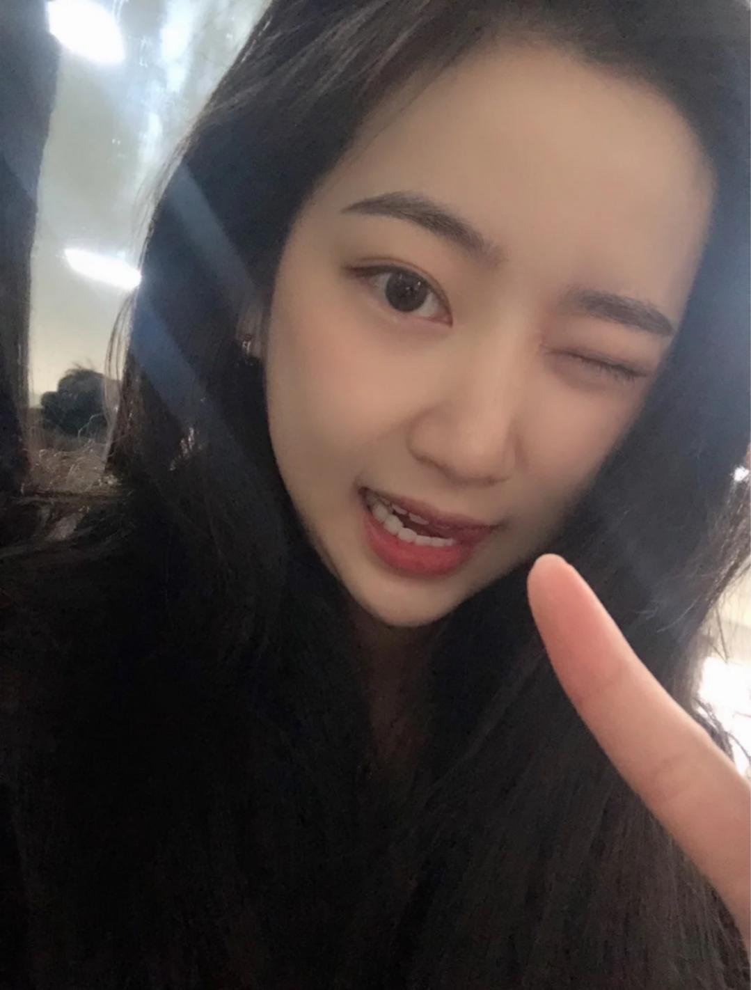 推荐一个妹子，有颜值有身材，外表清纯，内心风 第1张
